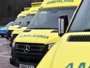Ambulance handover delays still 'a significant challenge' in Wales, report finds