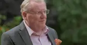 Antiques Roadshow expert moved by WW1 soldier's paintings