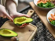 Avocados stay fresher for days with simple lemon juice hack