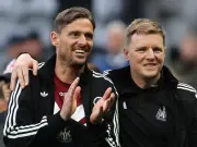 Carragher backs Howe for Man Utd but has Tindall concern