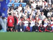 Carrick's reaction to Martinez red card vs Chelsea says it all