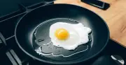 Chefs' unanimous tip for restaurant-quality fried eggs at home