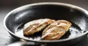 Chicken breast 'trick' using butter and glasses gives 'delicious results'