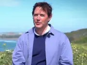Escape to the Country host helps family in tearful Cornwall search