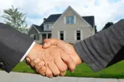Estate agents lose a third of working day chasing property deals