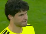 Gary Neville claims Senne Lammens told Man Utd teammates 'I don't want the ball'