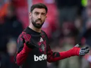 Holloway: Strip Bruno Fernandes of Man Utd captaincy