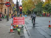 Lawyer explains cyclists and red lights: what the Highway Code says