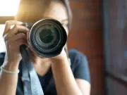 Mum warns parents against using AI to remove school photo watermarks