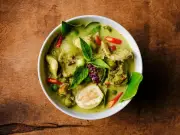 Nigella Lawson's speedy Thai chicken curry ready in 20 minutes