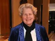 Sandi Toksvig: Death threats after coming out in 1994