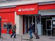 Santander relaunches £240 switching offer for current account customers