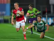 Scarlets 27-26 Benetton: Costelow's late penalty seals dramatic URC win
