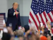 Trump Calls Heckler 'Spoiled Child' at Alaska Rally