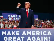 Trump hits out at protesters with 'mum joke' as Texas rally descends into chaos