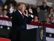 Trump Praises Men's Physiques in CNN Compilation