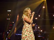Wales' The Voice star Cate McHugh in 'safe hands' with Sir Tom Jones