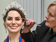 Welsh baker creates life-size Kate Middleton cake model