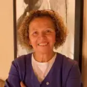 Woman discovers at 21 she is mixed race and reunites with Jamaican father